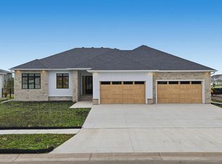 1089 Hickory Ln, West Fargo, ND 58078