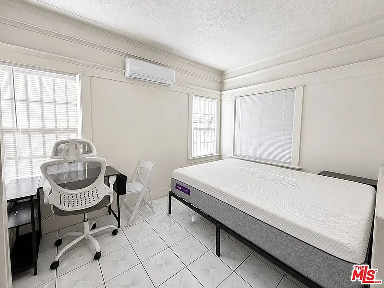 1188 W 37th Dr — Photo 10