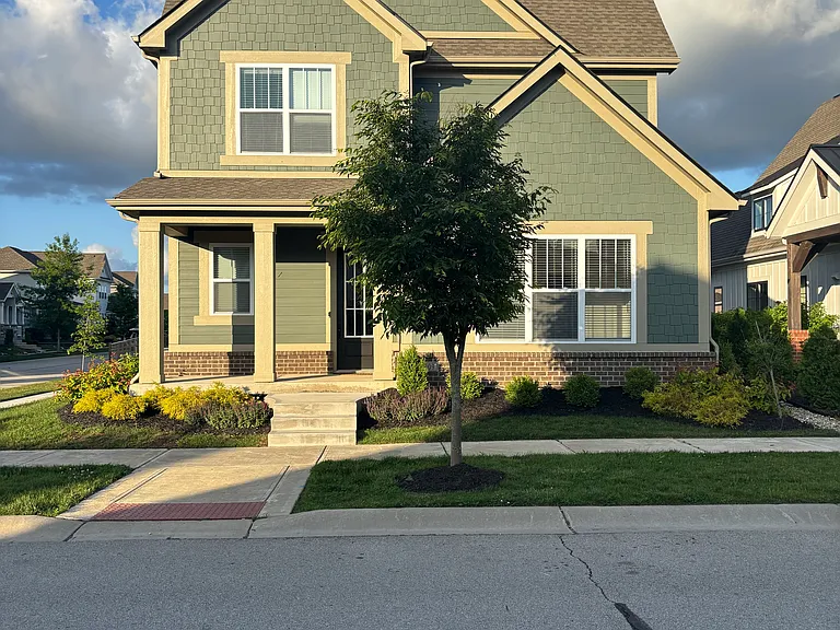 15109 Larchwood Dr — Photo 1
