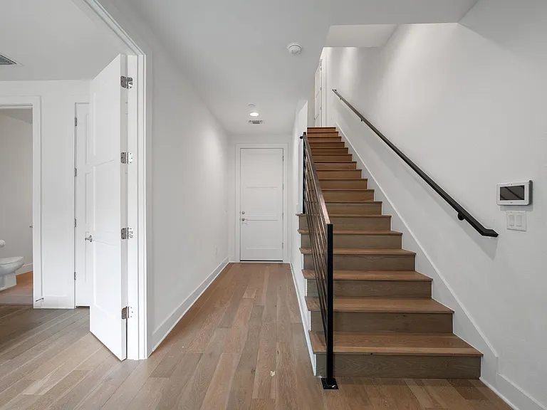 3810 Berkman Dr — Photo 9