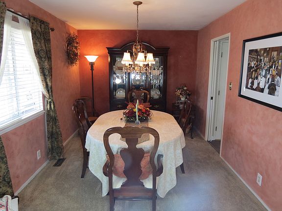 5th image of 2132 Whelan Ave