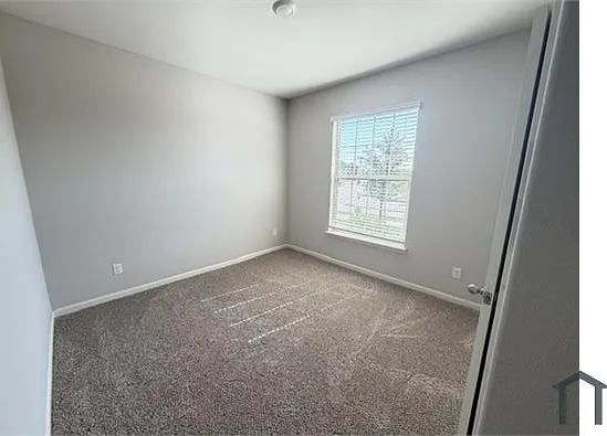 1925 Liam Dr — Photo 13