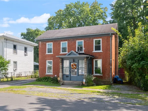 4 Inslee St, Waterloo, NY 13165