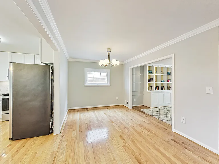 9802 Campbell Dr — Photo 11