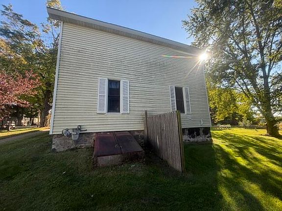 3rd image of 61 Probasco St