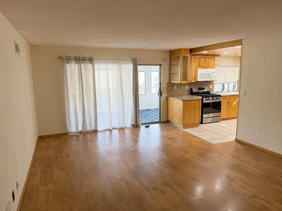 4 Bedrooms, 3 Baths Home in Simi Valley. — Photo 4