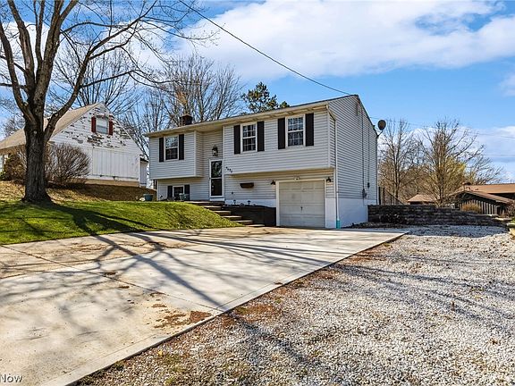 3rd image of 4692 Trillium Dr