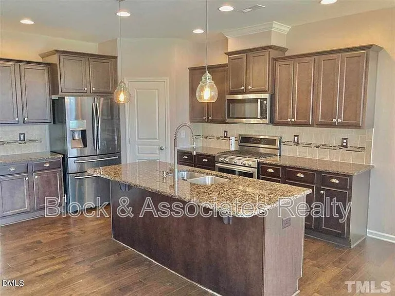 213 Churment Ct — Photo 2
