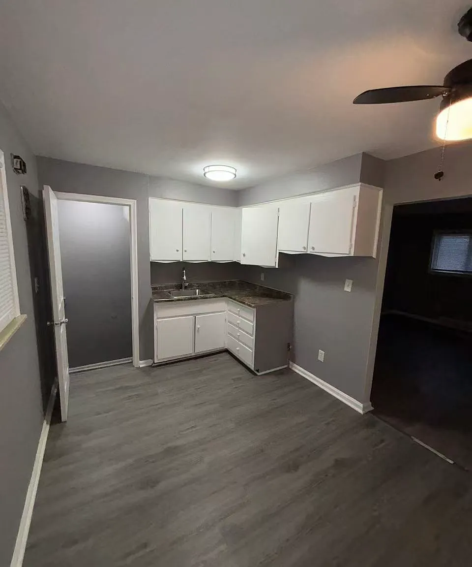 3 bed, 873 sqft, $1,300 — Photo 4
