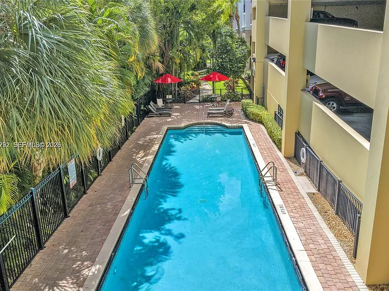 17100 N Bay Rd #1605 — Photo 36