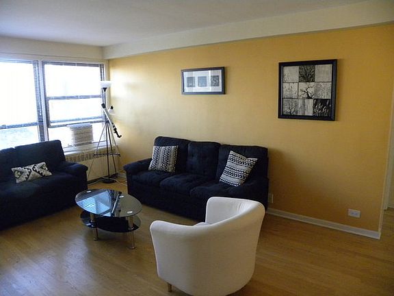 3rd image of 4180 N Marine Dr APT 909