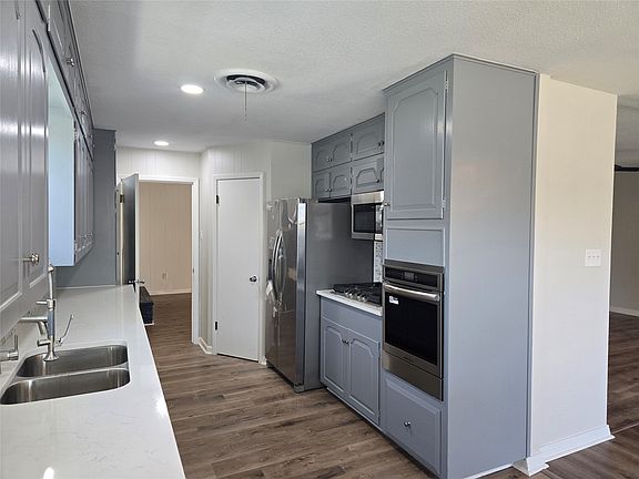 4th image of 5801 Wedgworth Rd