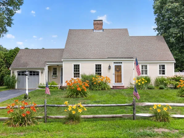 10 S Bray Farm Road S, Yarmouth Port, MA 02675