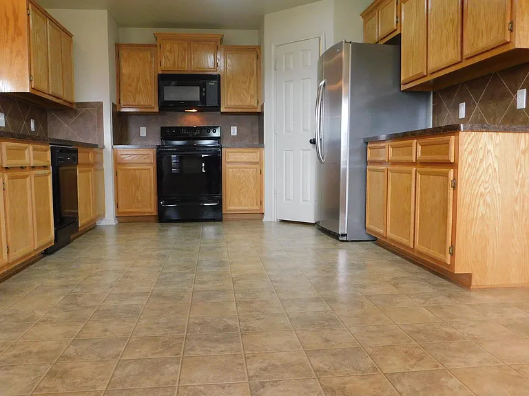 210 Viola Dr — Photo 20