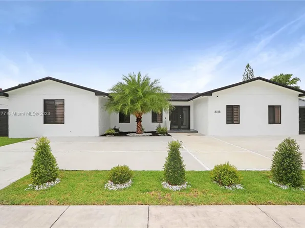 8240 SW 204th St, Cutler Bay, FL 33189