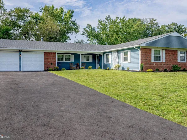 12 Tempest Ln, Willingboro, NJ 08046