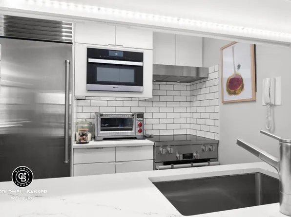 1065 Park Avenue image 4 of 12