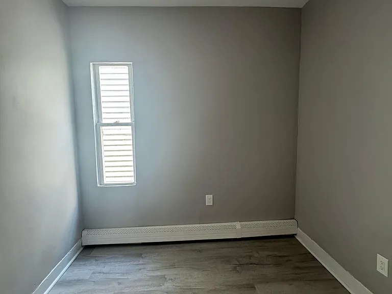 125-127 Redwood Ave #2A — Photo 5