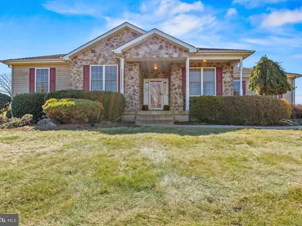 1525 Gateway Dr, Quakertown, PA 18951