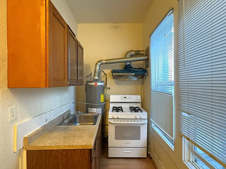 847 Clay St #40 — Photo 3