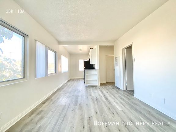 4th image of 2276 W Adams Blvd #4