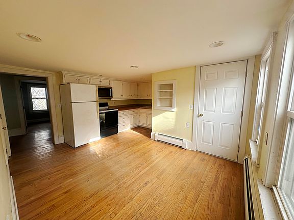 5th image of 25 Forest Street