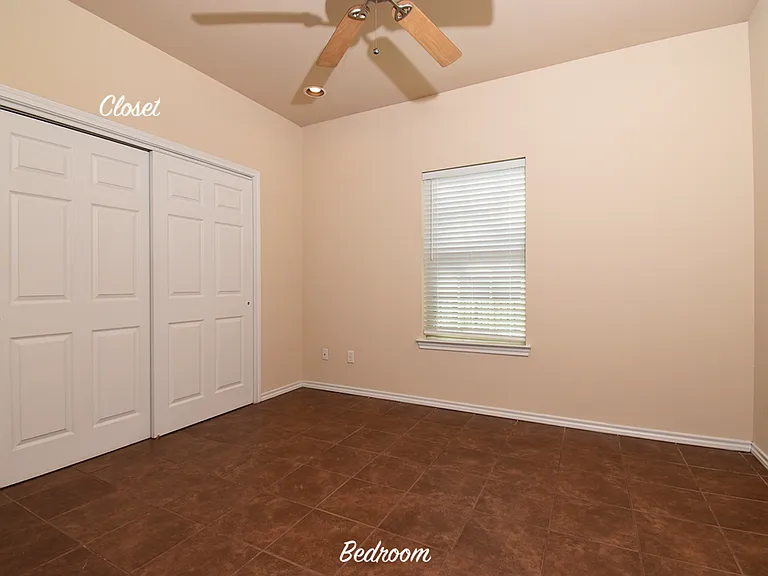 2411 Bryan St — Photo 12