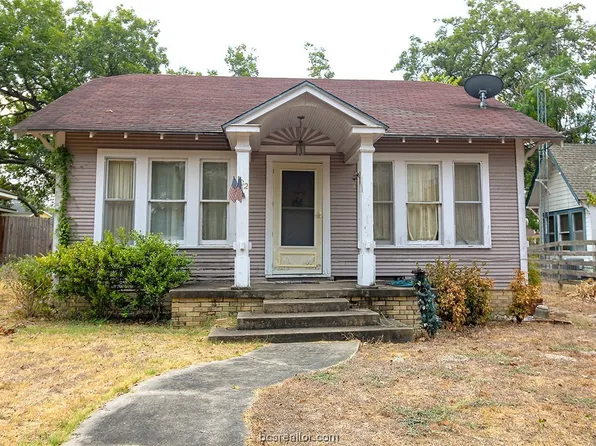102 E Valverde St, Brenham, TX 77833