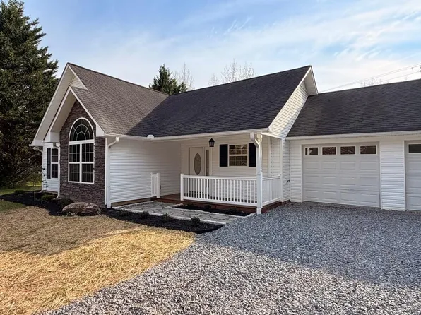 4333 Ada St, Blue Ridge, GA 30513