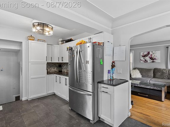3rd image of 15433 Kinloch