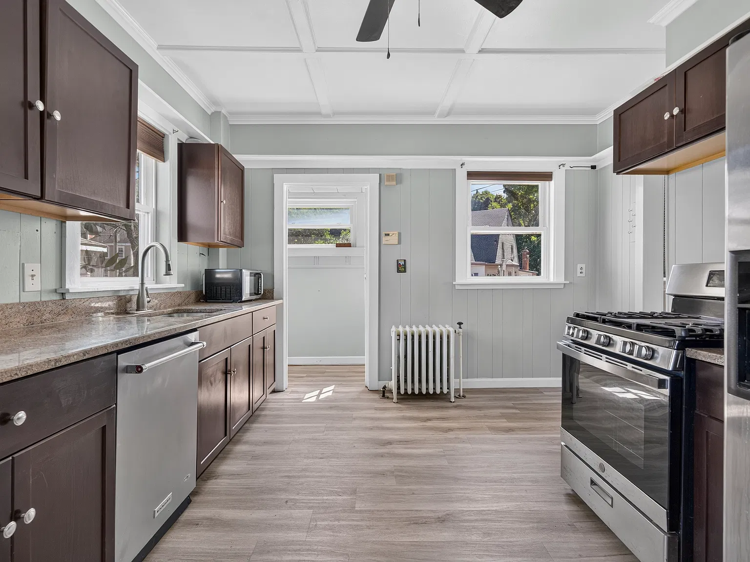 121 Oakland St — Photo 4
