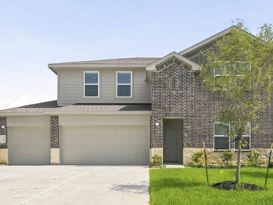 1st image of 517 Comal Trl