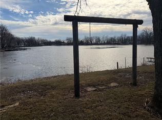 83 Lakeview Rd, Gays, IL 61928