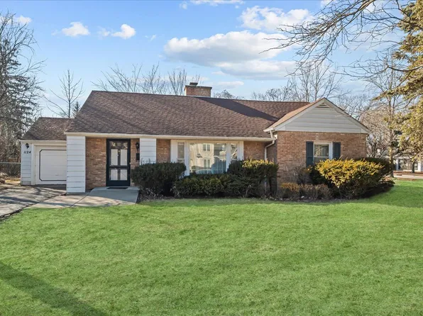 1124 Old Elm Ln, Glencoe, IL 60022