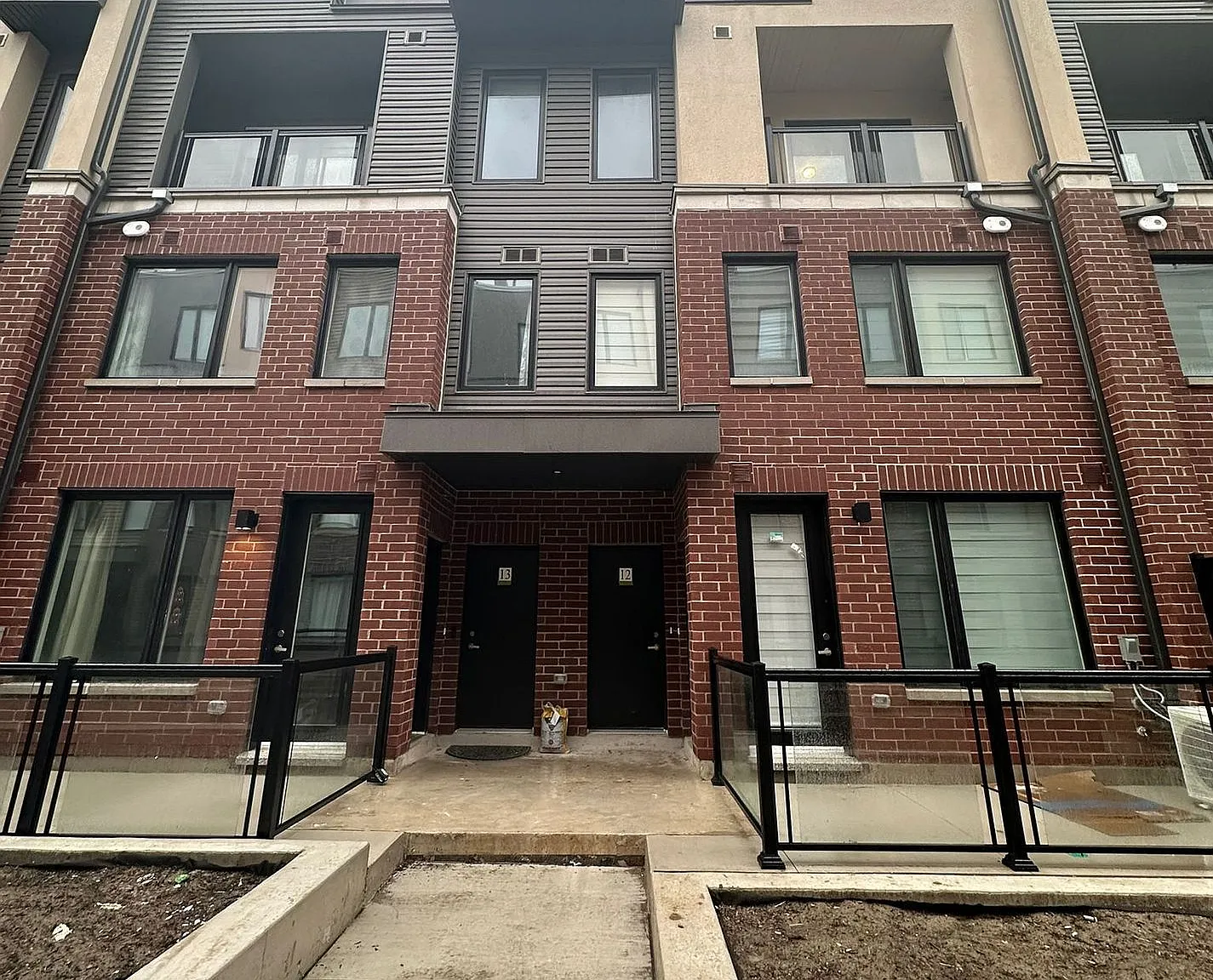 2 bed, $2,850 — Photo 1