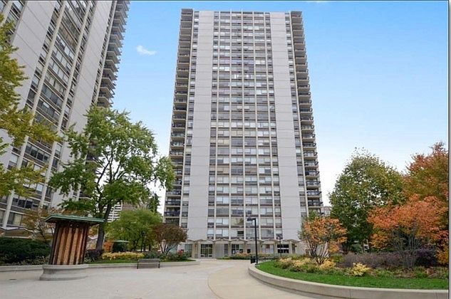 1st image of 1355 N Sandburg Ter APT 2509
