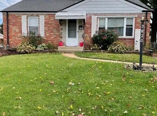 7820 Parkwood Dr, Saint Louis, MO 63123