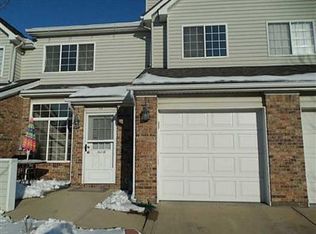 915 Prestwick Dr, Indianapolis, IN 46214
