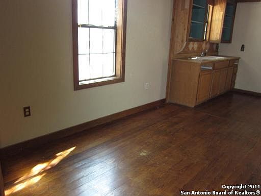 5th image of 505 N Ann