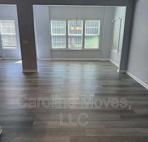479 Woodbark Ct — Photo 17