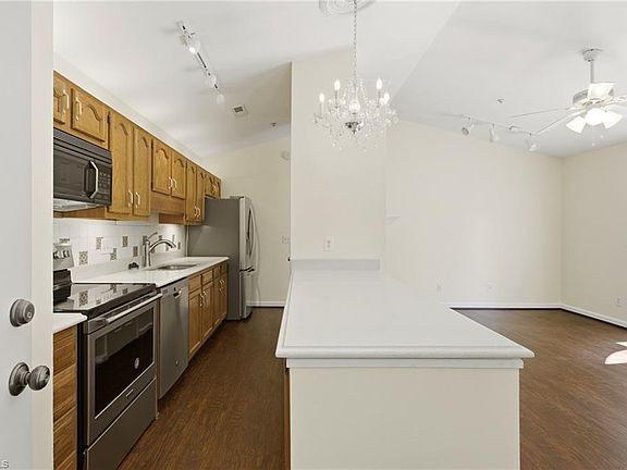 5th image of 5934 W Friendly Ave Unit J
