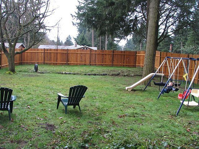 2nd image of 3215 SE Azalea Ave