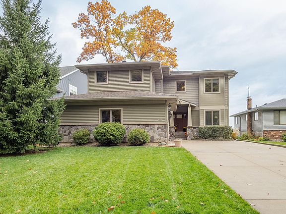 2nd image of 3211 Woodhams Ave