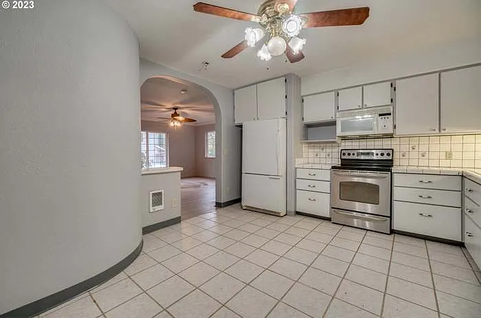 2825 Columbia Blvd — Photo 7