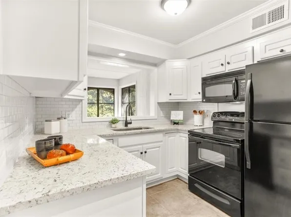 61 Lamsden Ln NW, Atlanta, GA 30327