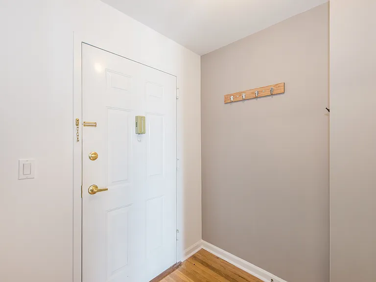 318 54th St #4K — Photo 4