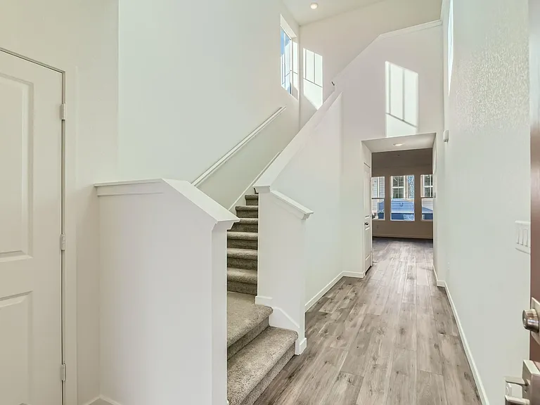 637 Acorn Pl — Photo 4