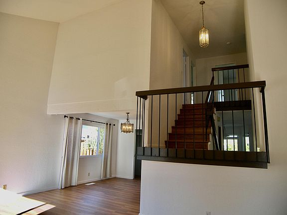 3rd image of 383 Becado Dr