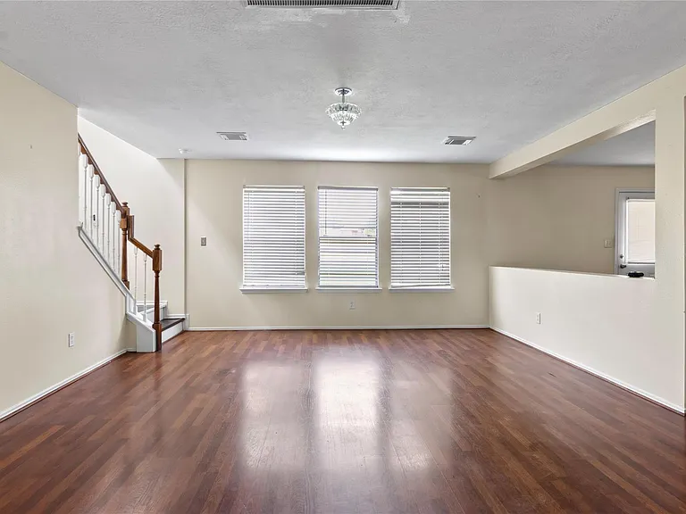 5815 Clerkenwell Dr — Photo 6