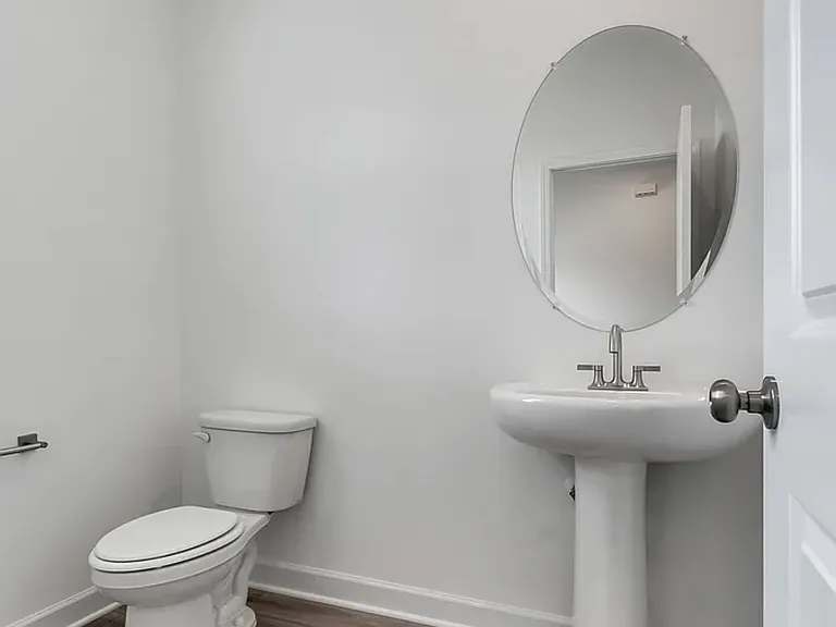 168 E Millbrook Dr — Photo 5